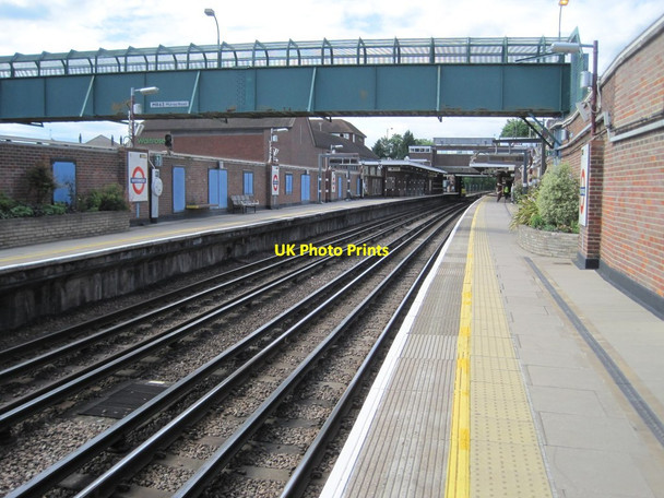 Photo 6"x4" Northwood Underground station, Greater London Northwood\/TQ0991 c2012
