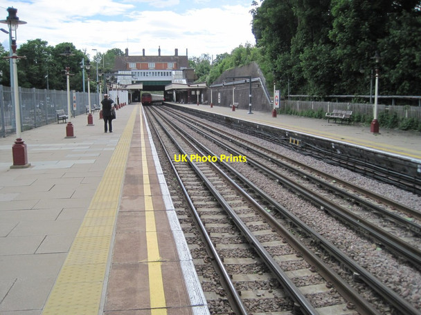Photo 6"x4" Croxley Underground station, Hertfordshire Croxley Green\/TQ0795 c2012