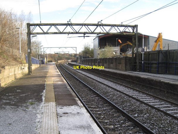 Photo 6"x4" Newton for Hyde railway station Hyde\/SJ9494 c2010