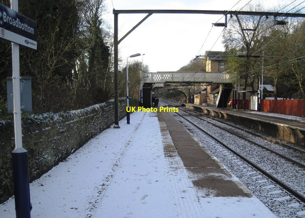 Photo 6"x4" Broadbottom railway station Charlesworth c2010