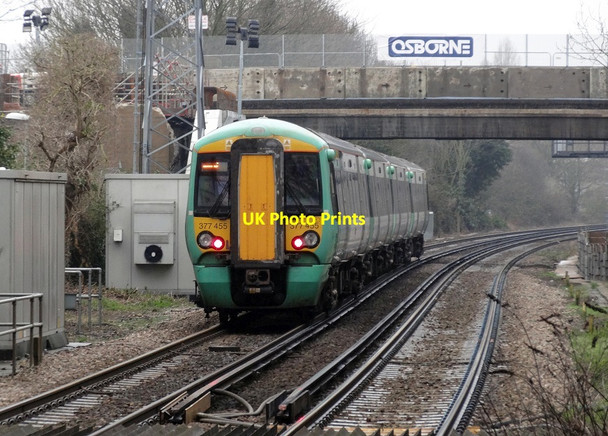 Photo 6"x4" Train Leaving Cosham for the West Cosham c2013