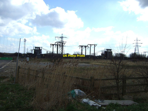 Photo 6"x4" Electrical sub station off Kings Road Immingham c2013