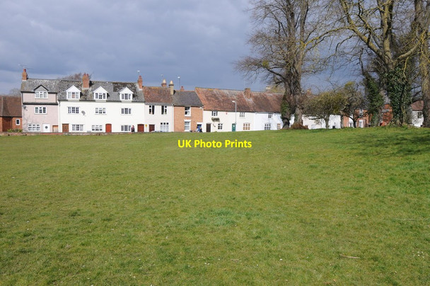 Photo 6"x4" Cottages on Church Walk Pershore c2013