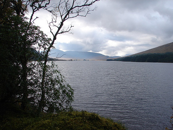 Photo 6"x4" Loch Ossian Loch Ossian\/NN4068 c2006