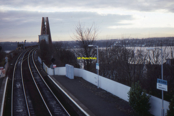 Photo 6"x4" North Queensferry station and view towards the Forth Bridge Queensferry\/NT1278 c1989
