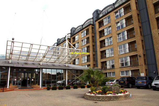 Photo 6"x4" The Hilton Docklands by Nelson Dock Poplar\/TQ3780 c2012