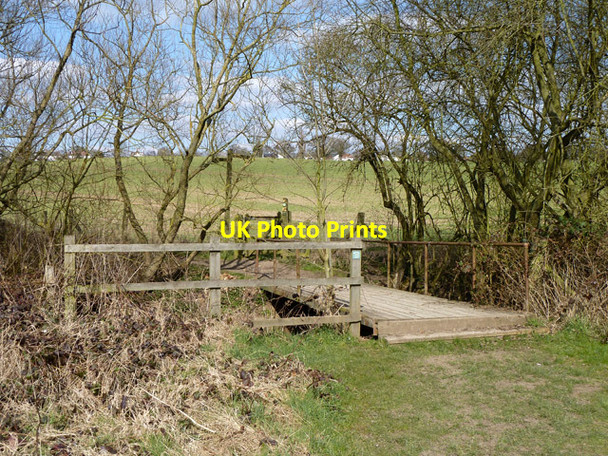 Photo 6"x4" Footbridge on London LOOP Botany Bay\/TQ2999 c2013