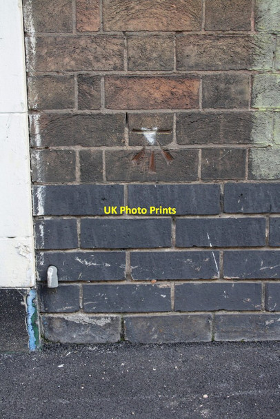 Photo 6"x4" Benchmark on #276 Huntingdon Street (Howard Street face) Nottingham\/SK5641 c2013