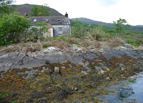 Photo 6"x4" Old house by Kylerhea Jetty Kylerhea\/Caol Reatha c2008