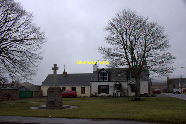 Photo 6"x4" War memorial, Burrelton Burrelton c2013