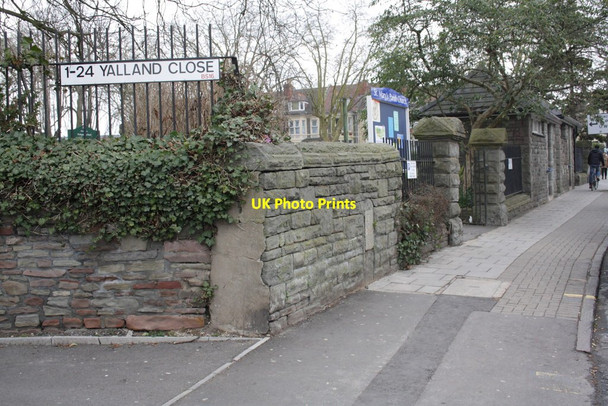 Photo 6"x4" Milestone, park entrance and public conveniences, Fishponds Road Kingswood\/ST6473 c2013