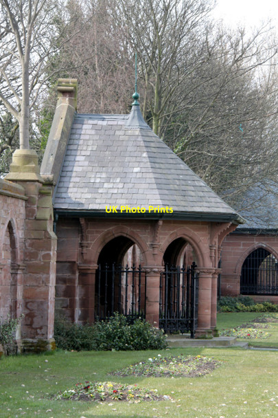 Photo 6"x4" Shelter on the terrace Liverpool c2013