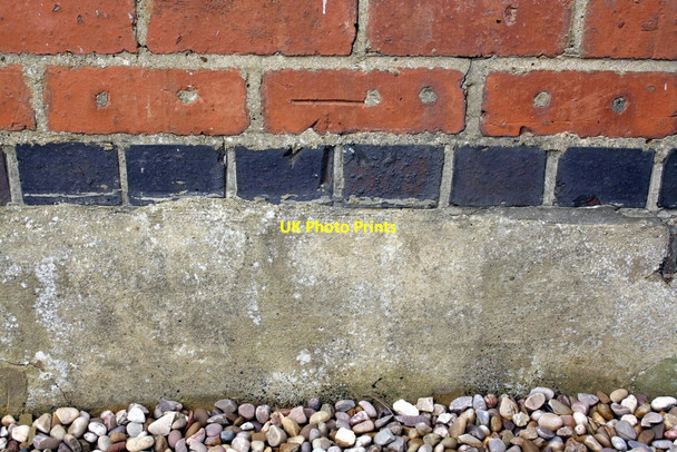Photo 6"x4" Benchmark on #5 Twyford Gardens Twyford\/SP4736 c2013