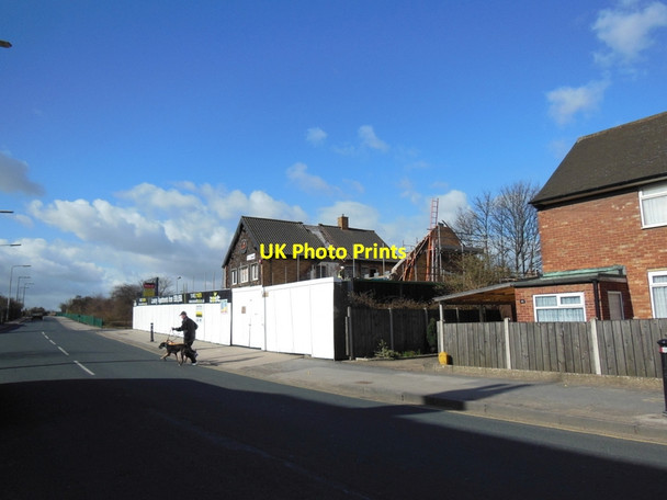 Photo 6"x4" The Reindeer Hotel, Southcoates Lane, Hull Marfleet c2013