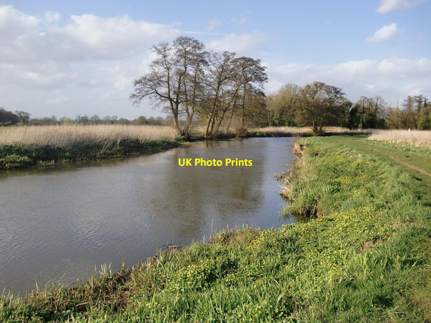 Photo 6"x4" The Wey Navigation below Trigg's Lock Cartbridge c2013