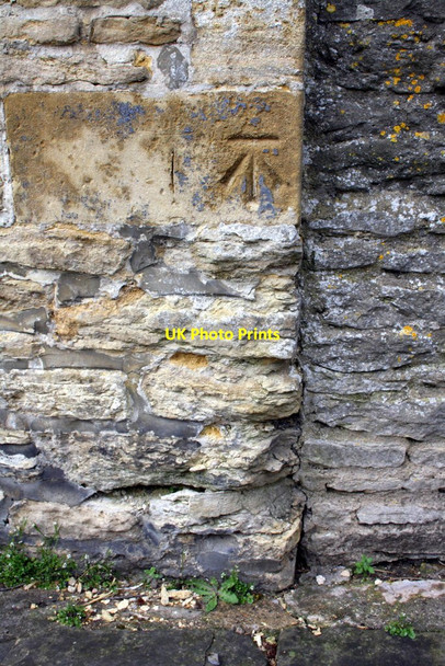 Photo 6"x4" Benchmark on #6 The Square Aynho c2013