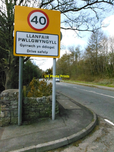 Photo 6"x4" Road to Llanfair PG Llanfair Pwllgwyngyll c2013