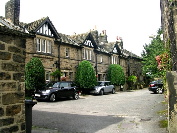 Photo 6"x4" Dial House - Main Street, Burley in Wharfedale Burley in Wharfedale c2008
