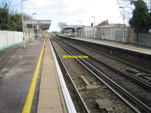 Photo 6"x4" Southwick railway station, West Sussex Southwick\/TQ2405 c2011
