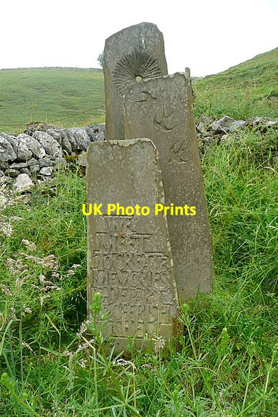 Photo 6"x4" Sculpture in Long Dale Pikehall c2012