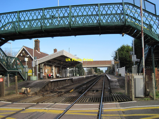 Photo 6"x4" Goring-by-Sea railway station, West Sussex Goring-by-Sea c2011