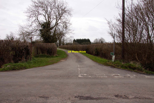 Photo 6"x4" Road to the River Thames Poole Keynes c2013