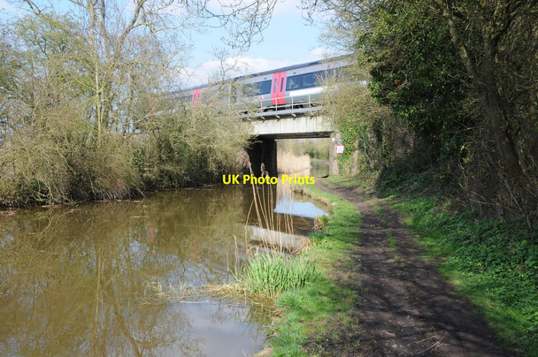 Photo 6"x4" Train crossing the Worcester to Birmingham Canal Gallows Green\/SO9362 c2013