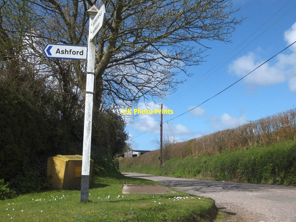 Photo 6"x4" Road junction at Tophill, Ashford Ashford\/SS5335 c2013