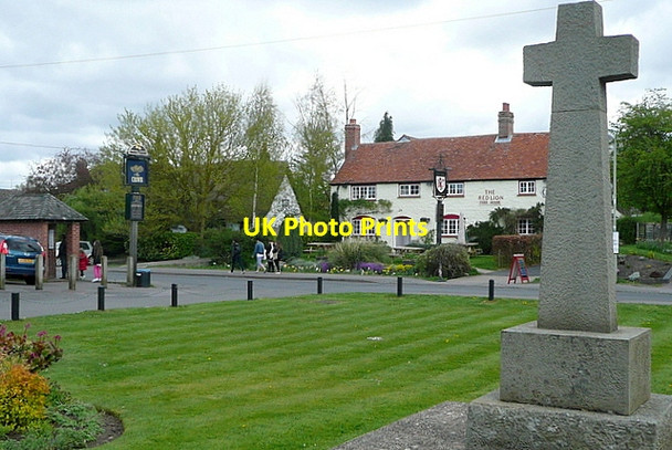 Photo 6"x4" Chalgrove village green Chalgrove c2013