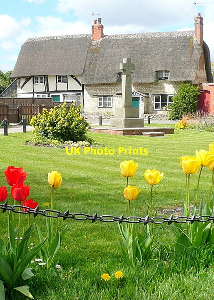 Photo 6"x4" Chalgrove village green Chalgrove c2013