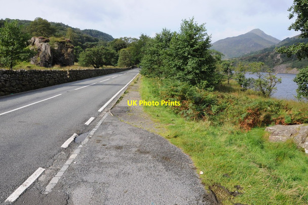 Photo 6"x4" The A498 passing Llyn Gwynant Bethania\/SH6250 c2012