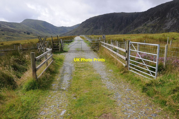 Photo 6"x4" Track into Cwm Eigiau Llyn Eigiau Reservoir c2012