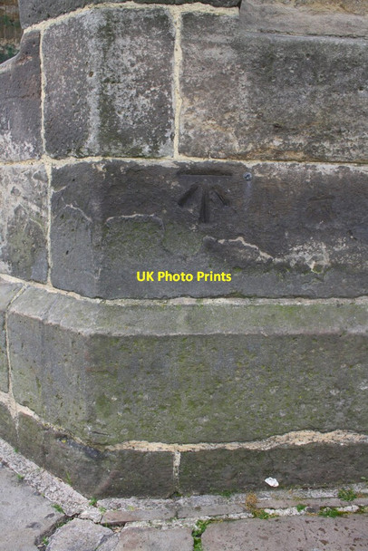 Photo 6"x4" Benchmark on the obelisk, Market Place Richmond\/NZ1701 c2012