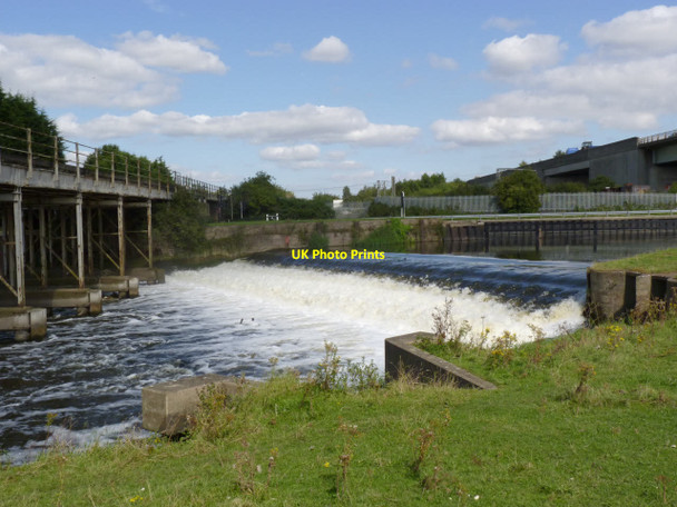 Photo 6"x4" Nether Lock Weir  Newark-on-Trent c2012