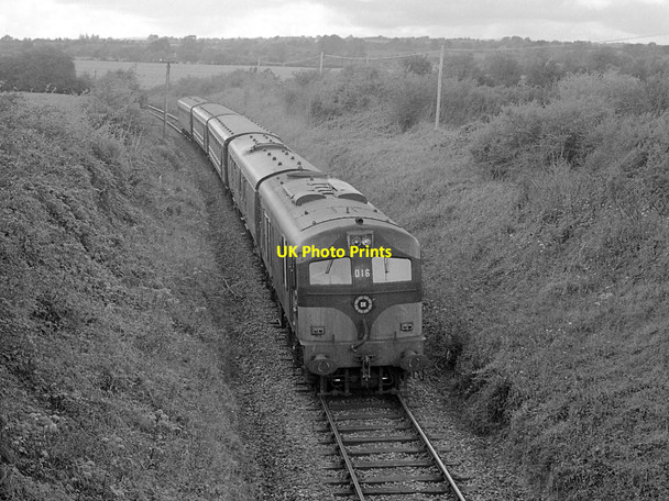 Photo 6"x4" Passenger train leaving Birdhill Ballinahinch c1985
