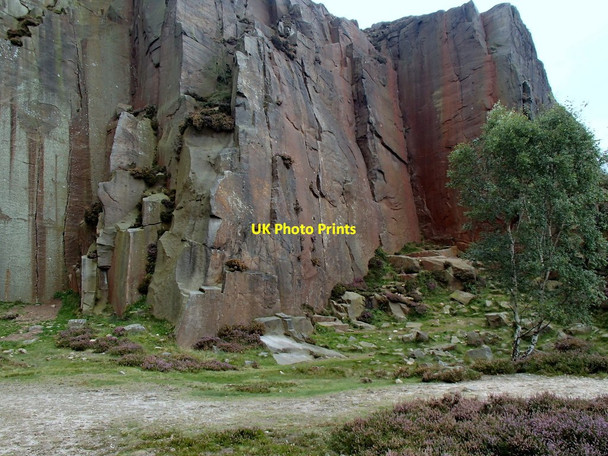 Photo 6"x4" Rock face at Millstone Edge Hathersage Booths c2012