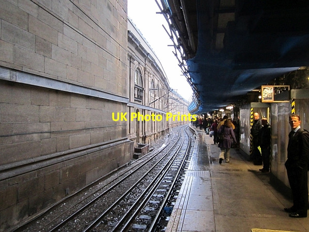 Photo 6"x4" Platform 9, Waverley Edinburgh c2012