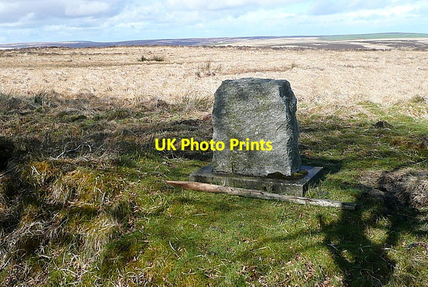 Photo 6"x4" The Cox memorial stone Alderman's Barrow c2012