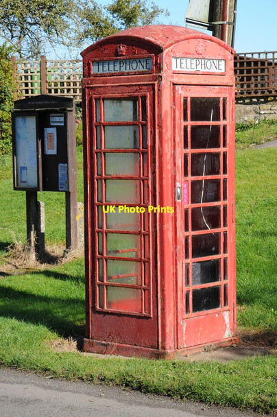 Photo 6"x4" Old telephone box Hillersland c2012