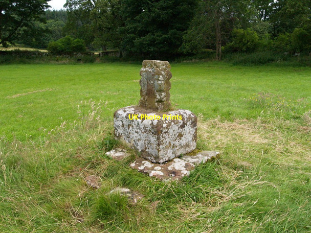 Photo 6"x4" Cross (rems of) Lanercost c2012