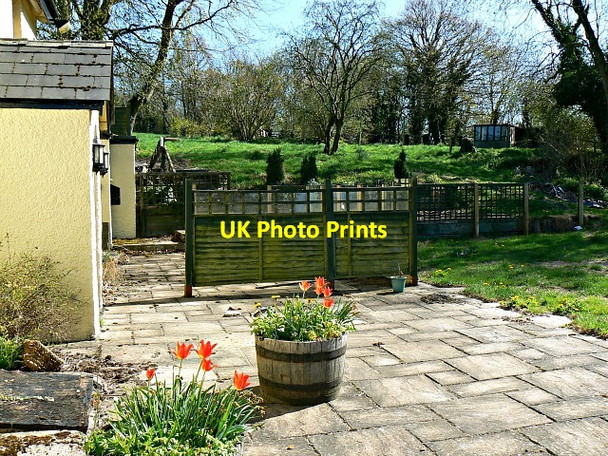 Photo 6"x4" Garden, Black Horse, Wanborough, Swindon Lower Wanborough c2013