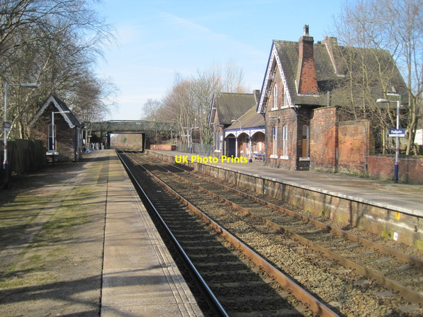 Photo 6"x4" Padgate railway station Fearnhead c2012