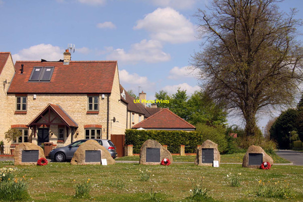 Photo 6"x4" War memorials in Kingston Bagpuize Kingston Bagpuize c2013