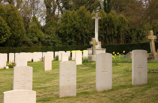 Photo 6"x4" Military graves in St Michael & All Angels churchyard Wendover c2013