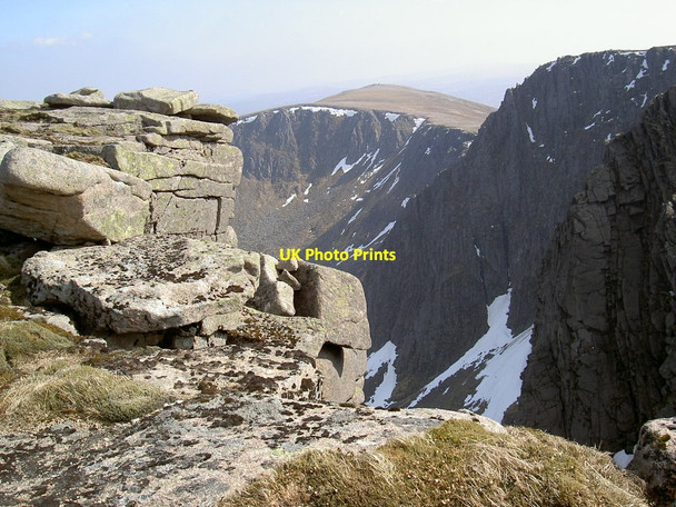 Photo 6"x4" The corrie and cliffs of Lochnagar Cac Carn M\u00f2r c2007