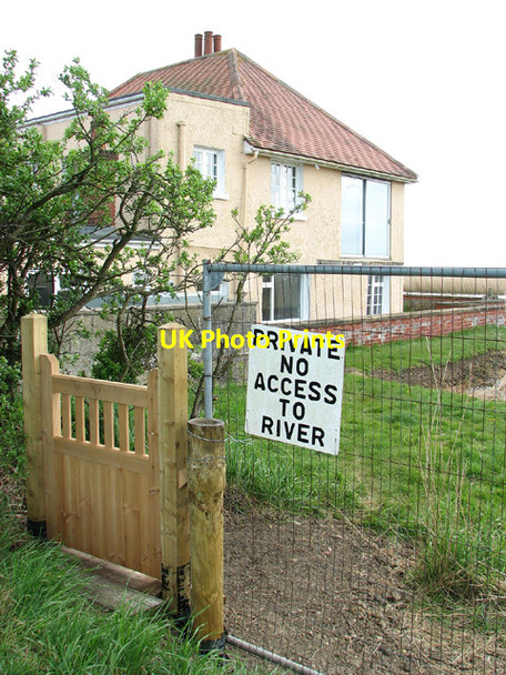 Photo 6"x4" New gate but it's Private Reedham\/TG4201 c2013