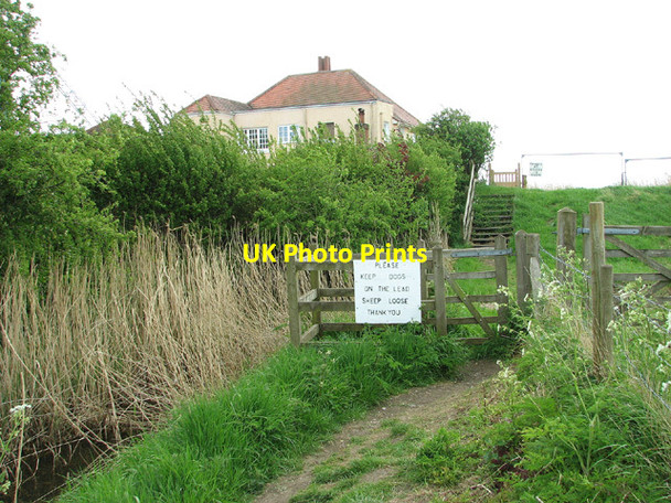 Photo 6"x4" Gate and steps up to the Wherryman's Way, Reedham Reedham\/TG4201 c2013