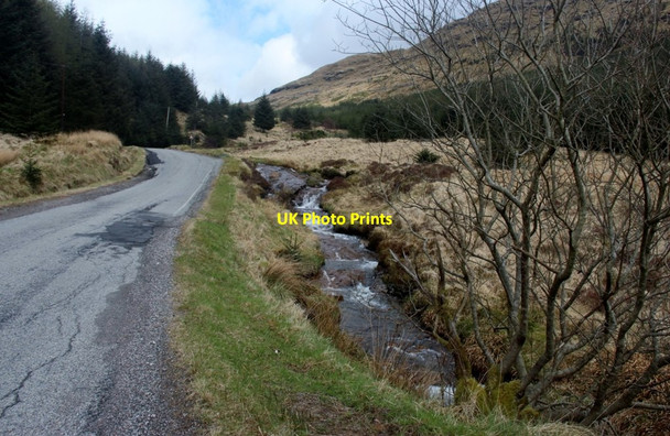 Photo 6"x4" The B828 road follows Allt Glinne Mh\u00c3\u00b2ir Gleann M\u00f2r\/NN2106 c2013