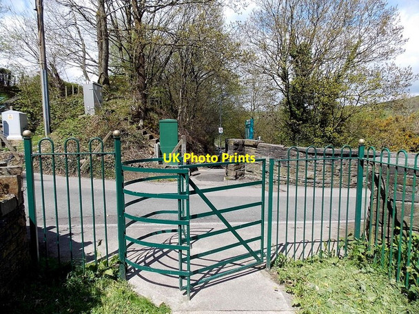 Photo 6"x4" Kissing gate at the northern end of a footpath to Gilfach Fargoed railway station Bargod or Bargoed c2013