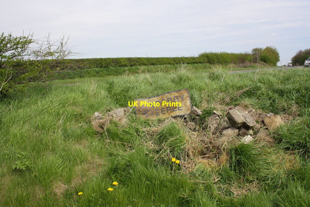 Photo 6"x4" The remains of the Ainderby Steeple village name stone Ainderby Steeple c2013